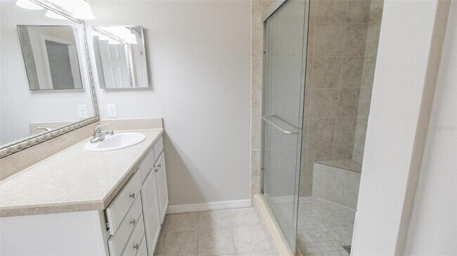 Foto del edificio - 3006 Dellcrest Pl