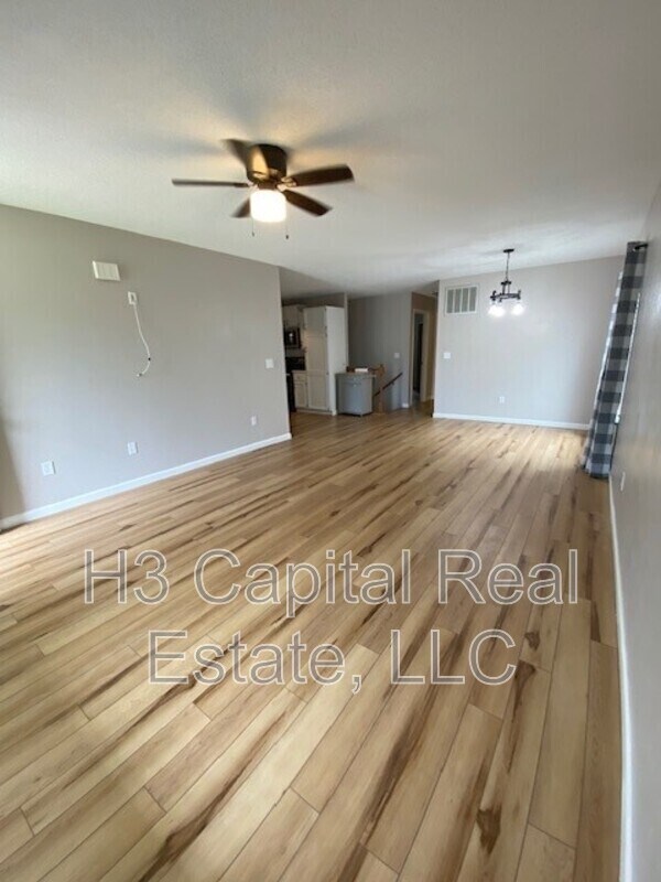 Building Photo - 870 Lester Ave