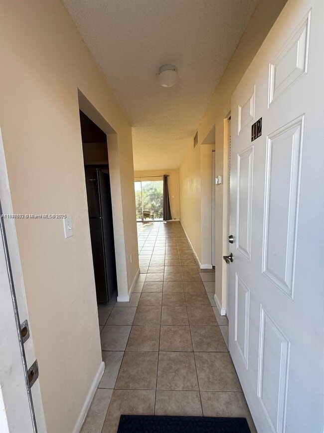 Foto del edificio - 365 NE 125th St