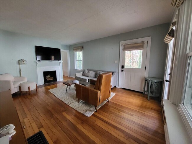 Foto del edificio - 3038 Gordon Cir