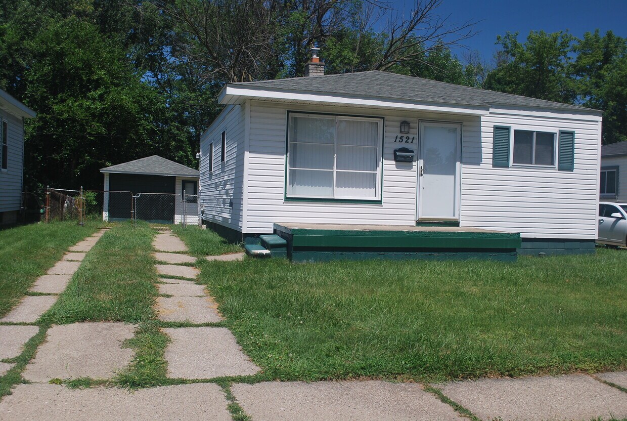 1521 Moorhouse St, Ferndale, MI 48220 House for Rent in Ferndale, MI