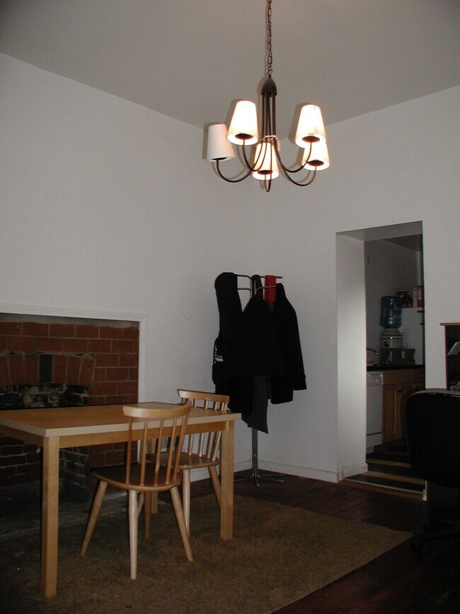 Foto del edificio - FULL HOUSE RENTAL AVAILABLE