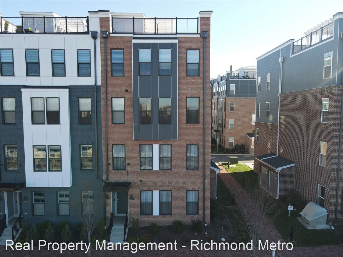 2 br, 2.5 bath House 5313 Old Main Stree... House Rental in Henrico