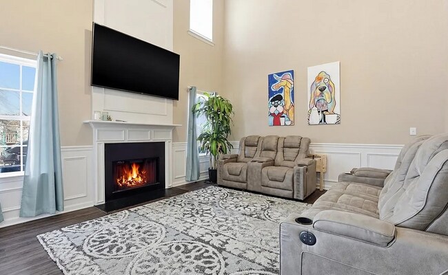 Building Photo - Close to Parks, Shops & Schools — Live Where Convenience Matters