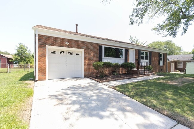 Building Photo - Renovated 3bdr 2bth rancher in the heart of Newport News