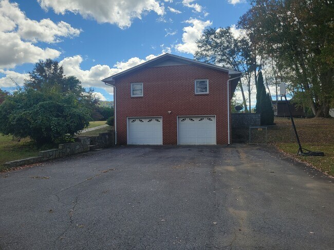 Foto del edificio - 21 Pilipinas Dr