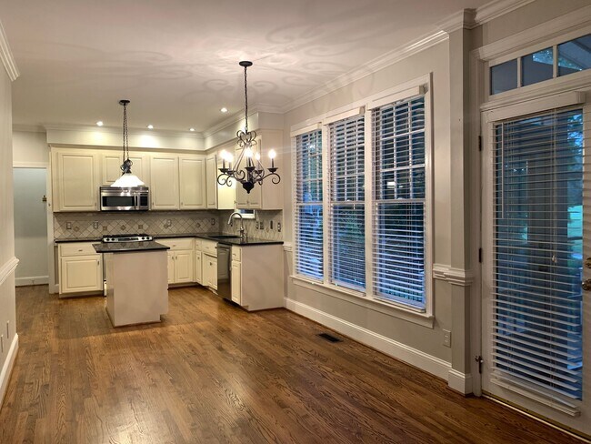 Building Photo - Elegant Residence In Golf Club Community,A...