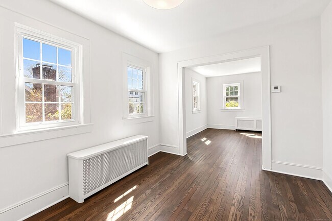 Foto del edificio - 196 Woodrow Ave