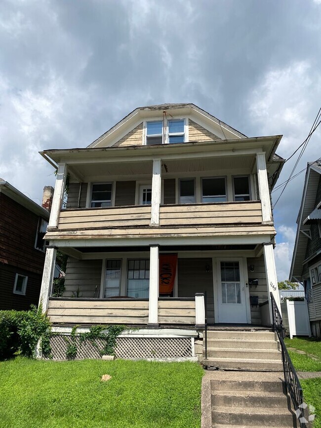 Building Photo - 1145 Sanderson Ave