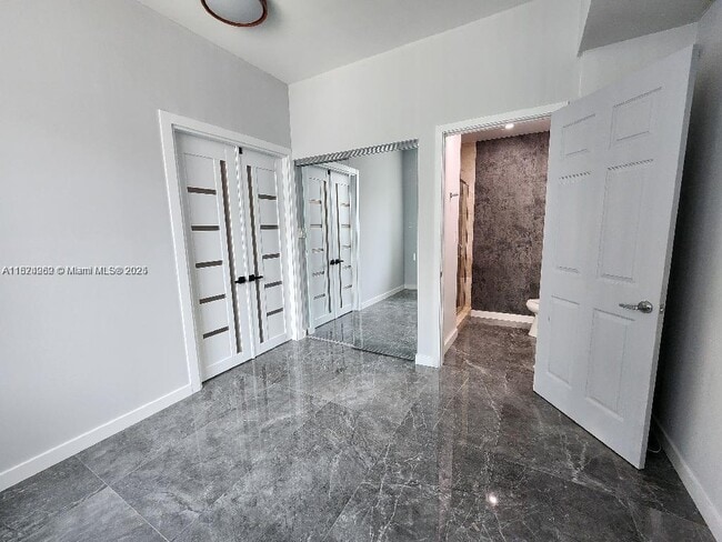 Building Photo - 2146 Van Buren St