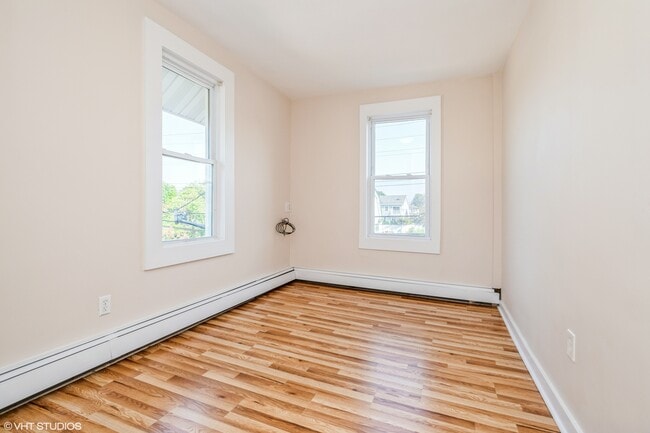 Building Photo - 118 Joline Ave