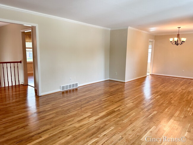 Building Photo - 6463 Oldbarn Ct