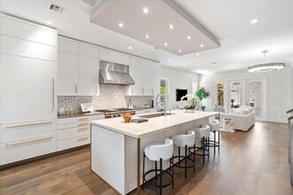 Building Photo - 7033 Edison Pl