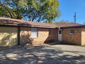 Building Photo - 1507 E Wells Ave