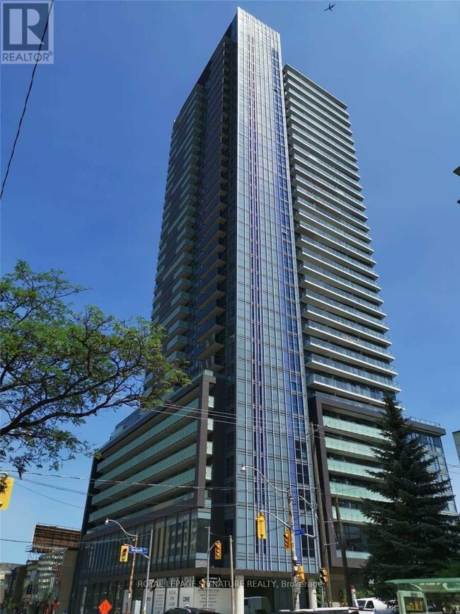 Building Photo - 125-2125 Redpath Ave