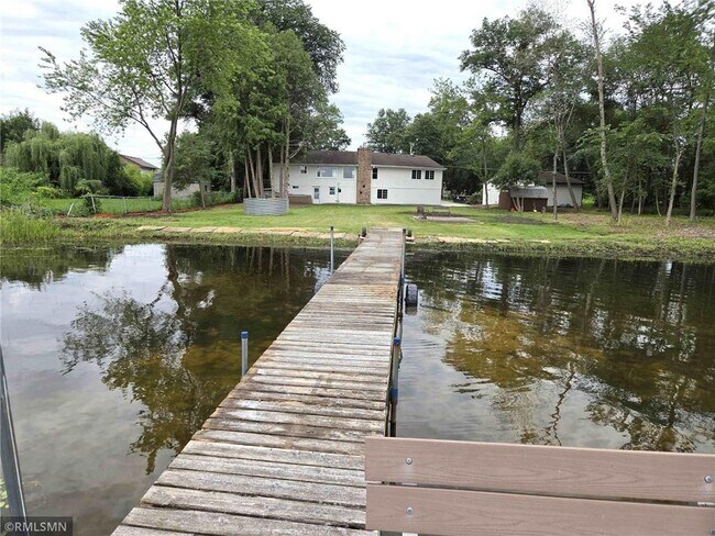 Foto del edificio - 3311 Interlachen Dr NE