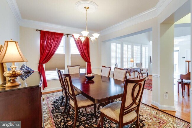 Building Photo - 5689 Tower Hill Cir
