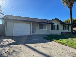 Building Photo - 7005 Thomas Dr