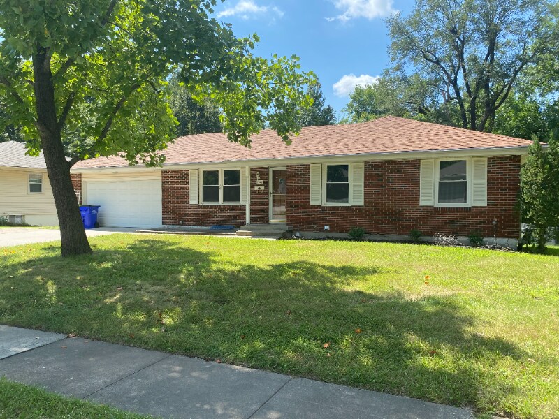 Primary Photo - 401 SW Stratford Rd