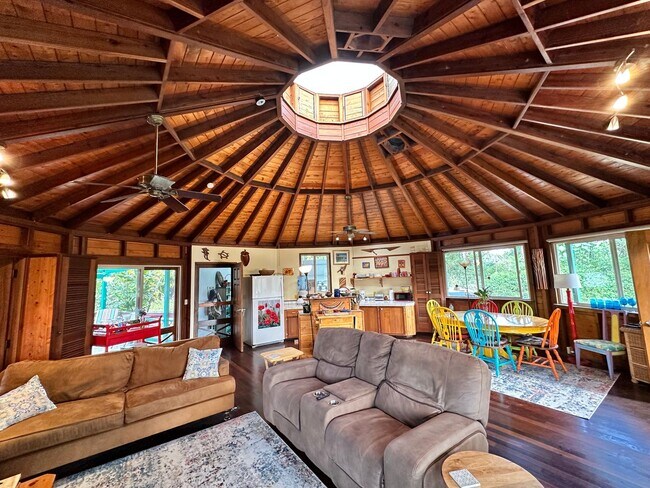 Foto del edificio - Island-Style Living in Hawaiian Paradise Park