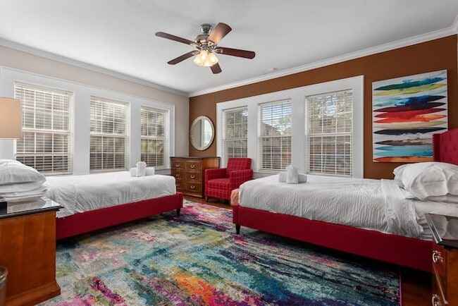 Photo - 2406 Arbor St Apartment