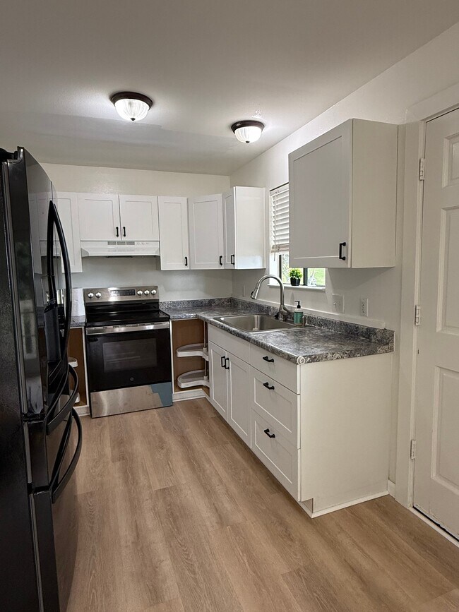 Building Photo - 497 Upper Kimo Dr