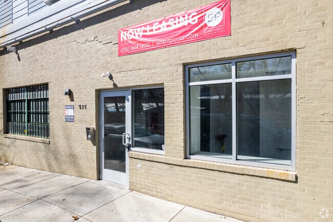 Entrance - 525-547 E Armstrong St