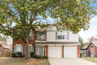 Building Photo - 2333 Cromwell Dr