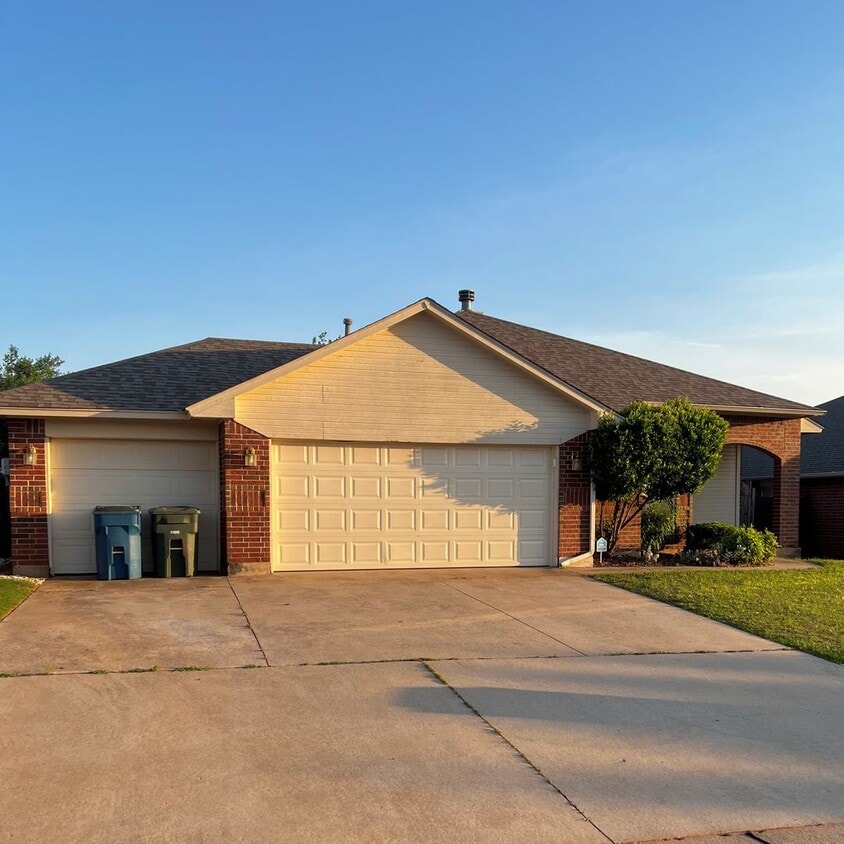 Beautiful edmond home for lease - Beautiful edmond home for lease