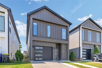 Building Photo - 608 W Maple St
