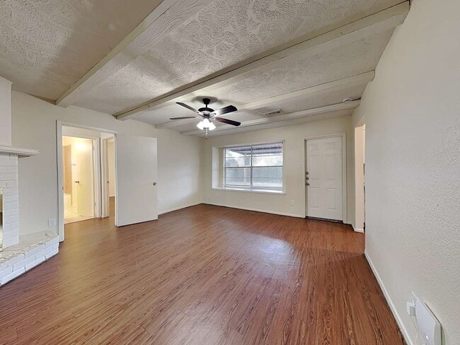 Foto del edificio - 8502 Avington Rd