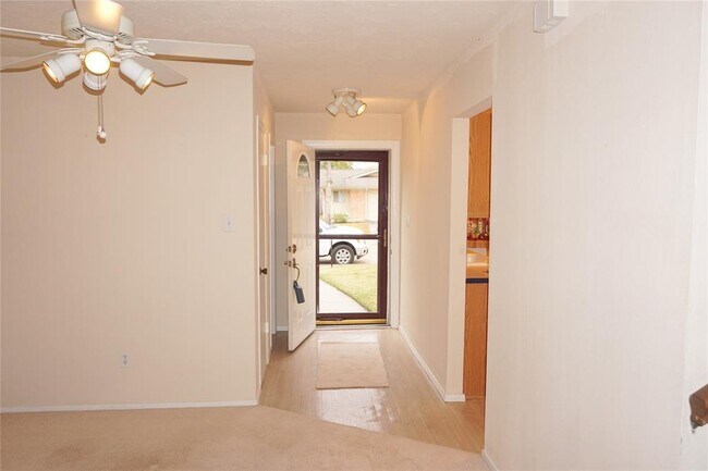 Building Photo - 1525 Ramada Dr