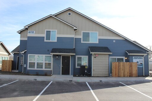 Primary Photo - 8743 W Hackamore Dr