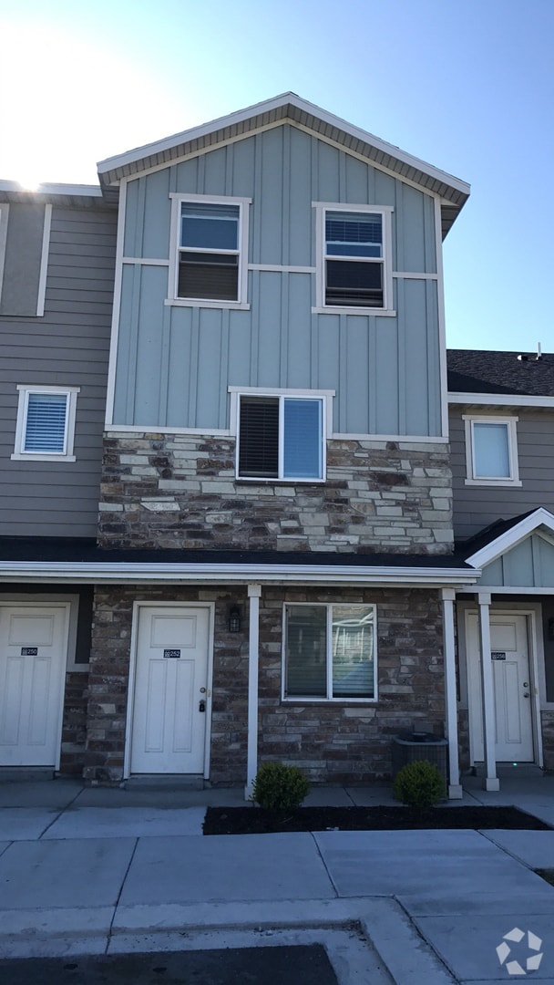 Building Photo - 252 N 680 E