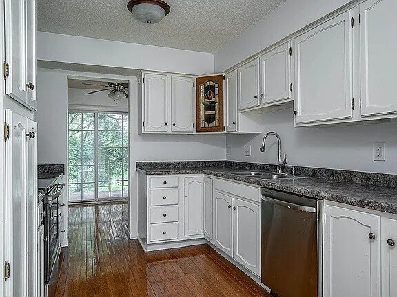 Foto del edificio - 3060 Parkwild Dr