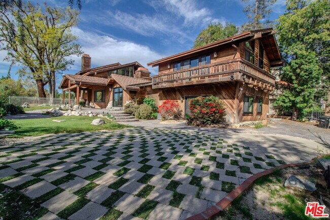 Foto del edificio - 11619 Lerdo Ave