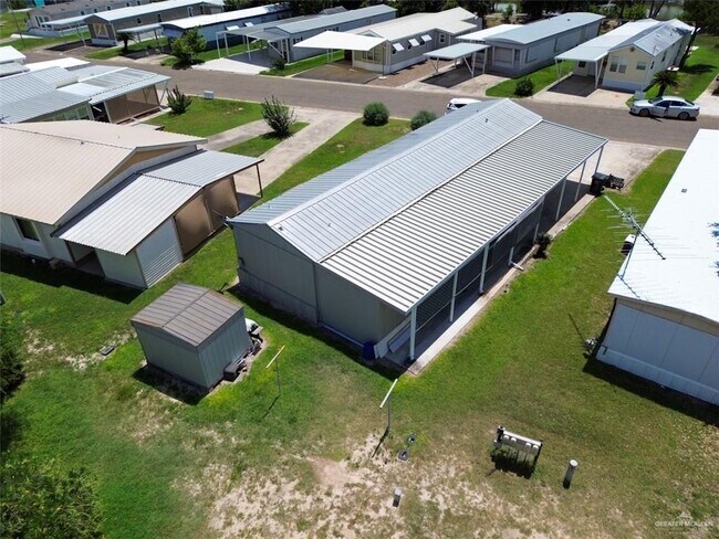 Building Photo - 717 Tropical Cir Dr E