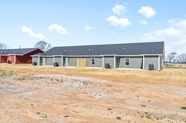 Foto del edificio - 9540 Russellville Rd