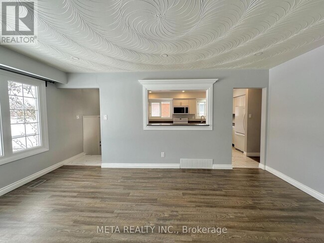 Photo du bâtiment - 1398 Lakefield St