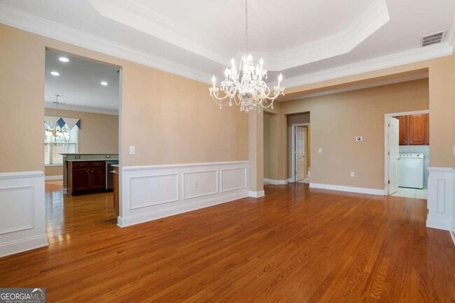 Building Photo - 6355 Marlow Dr