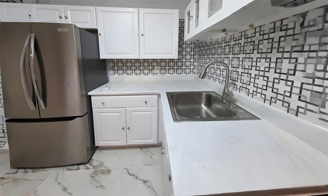 Foto del edificio - 2500 Harn Blvd