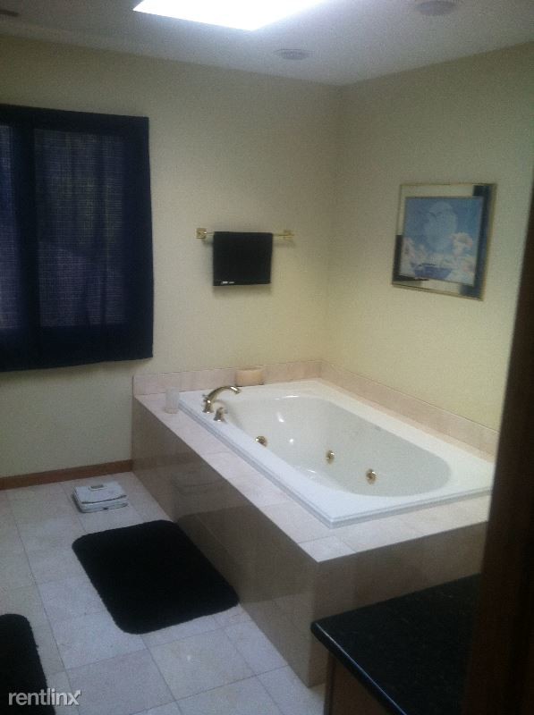Foto del edificio - 4 br, 3.5 bath House - 12103 Margaret Drive