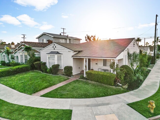 Building Photo - 8101 S Mariposa Ave