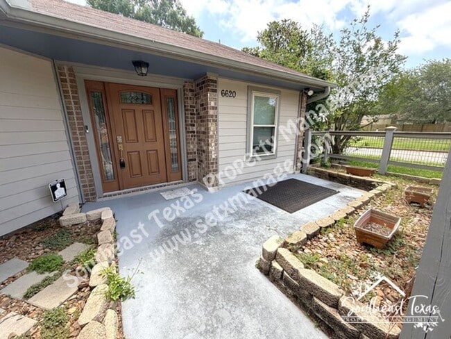 Building Photo - 6620 Forest Trail Cir