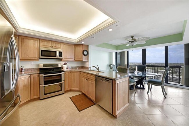 Foto del edificio - 115 Lakeshore Dr