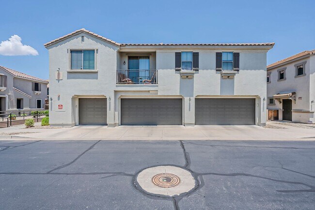 Building Photo - Beautiful Townhome in Phoenix Arizona