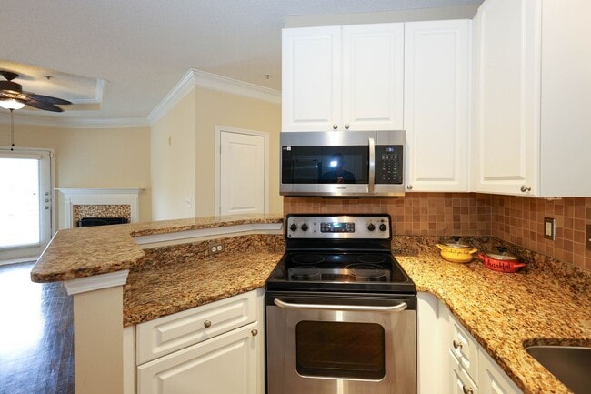 Building Photo - Villa Sonoma Brookhaven