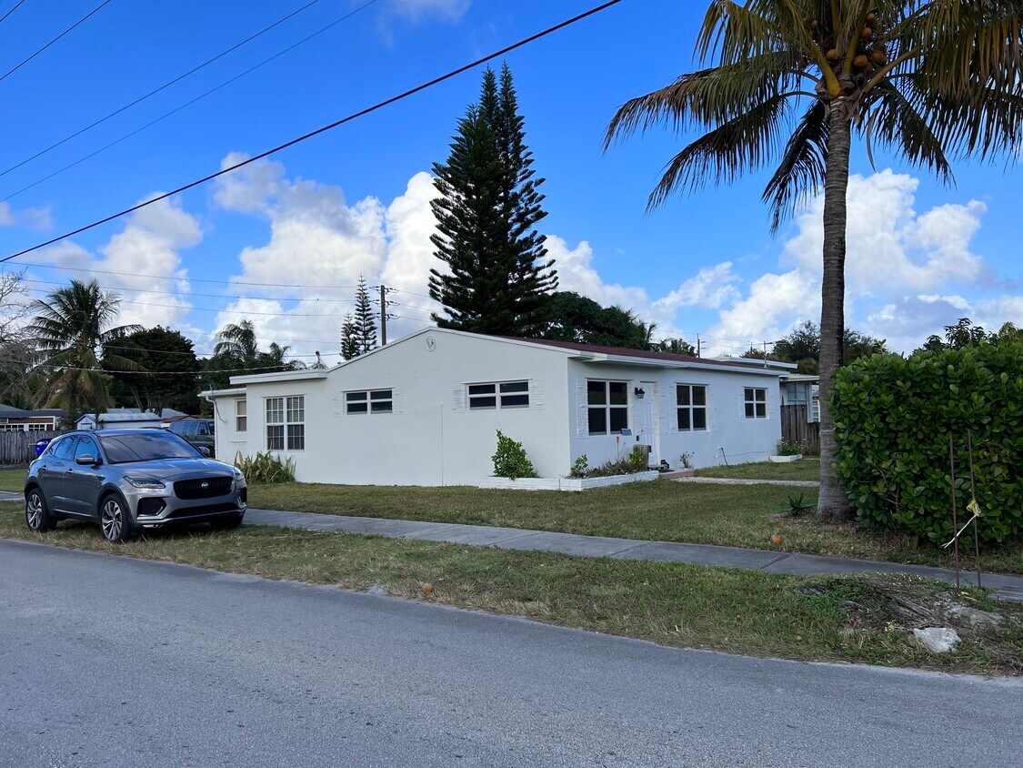 2347 Wilson St, Hollywood, FL 33020 House Rental in Hollywood, FL