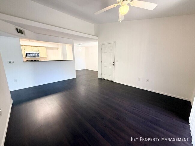 Foto del edificio - 555 E Silverado Ranch Blvd