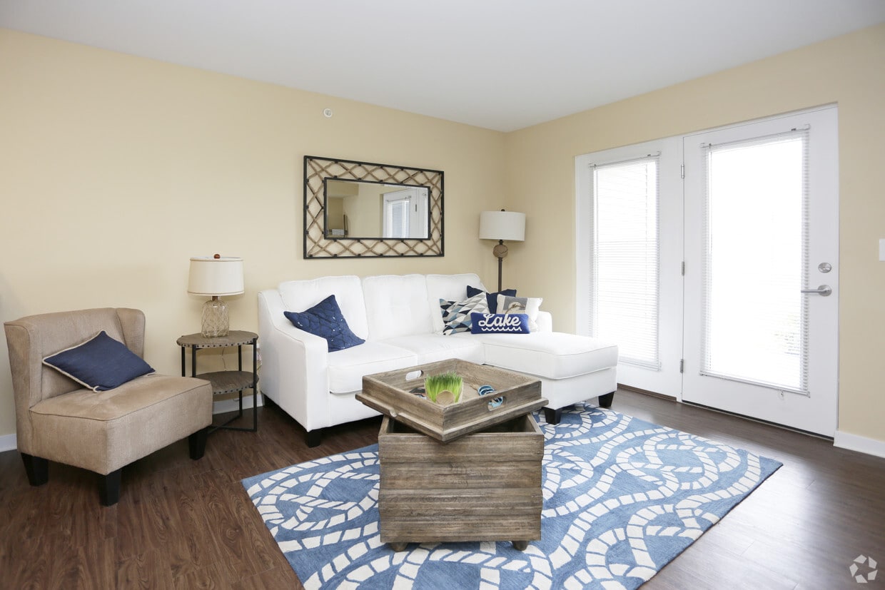 Primary Photo - Apartments At Sauk Trail